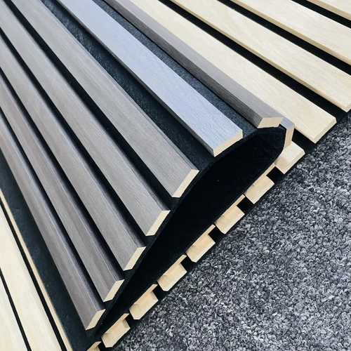 Flexibles Holzpaneel 270 cm x 110 cm (106,3" x 43,3")